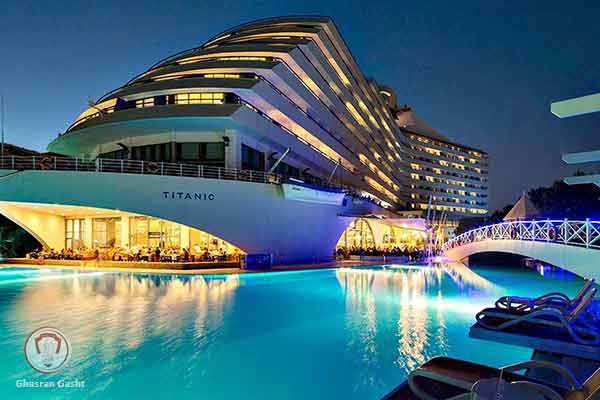 هتل تایتانیک بیچ لارا
