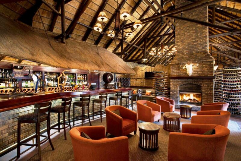 رستوران و کافی‌شاپ‌های  اقامتگاه جنگلی Bakubung Bush Lodge: 