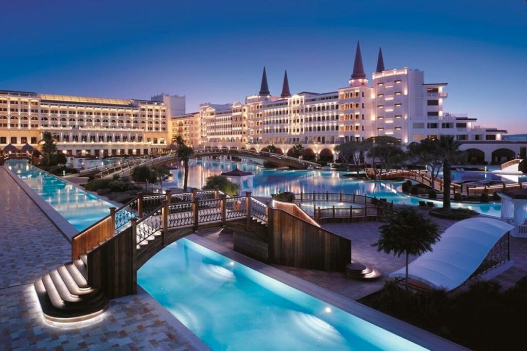 هتل تایتانیک مردان پالاس آنتالیا