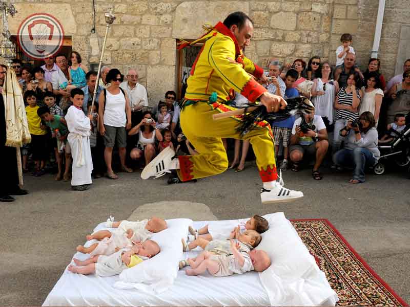 umping-over-the-baby-Spain